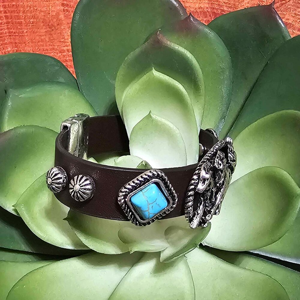 Bracelet. Silver Horses, Brown Faux Leather Band, Turquoise Stones. NWT. - Picture 6 of 13